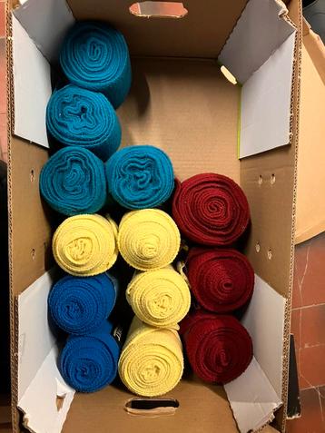 Bandages, getten en rijbroeken beschikbaar voor biedingen
