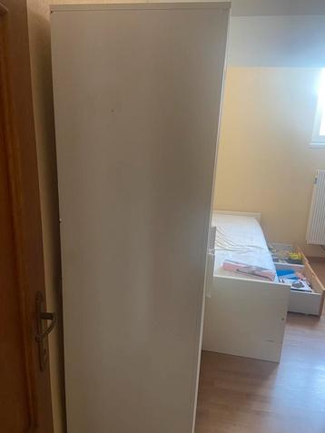 Ikea kast, Enlèvement