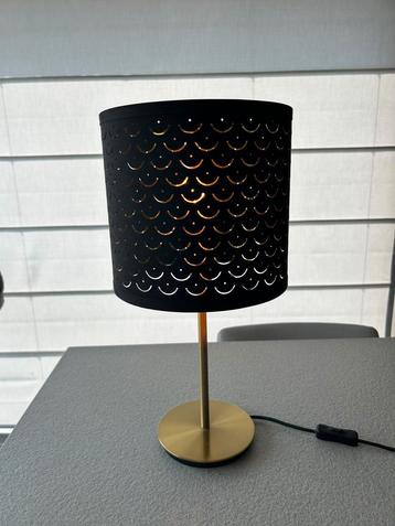 Tafellamp met bijhorend plafondlamp beschikbaar voor biedingen