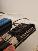 Raspberry Pi 3 met metalen behuizing, Computers en Software, Ophalen of Verzenden, Zo goed als nieuw