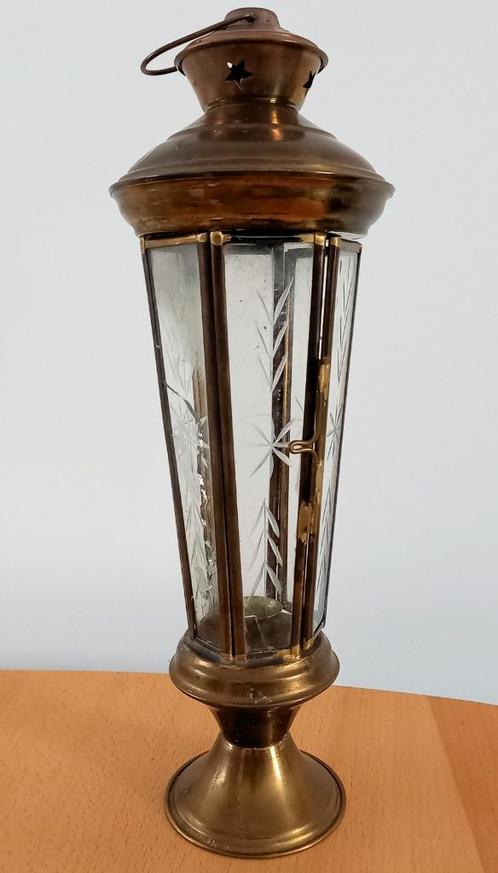 Antieke kaarslamp hexagonaal met gegraveerde ruitjes messing, Antiquités & Art, Antiquités | Bougeoirs, Verre, Enlèvement ou Envoi