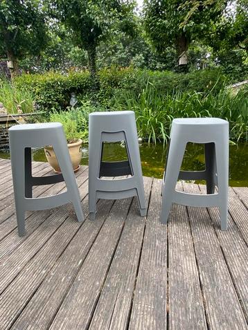 BARSTOELEN NIEUW beschikbaar voor biedingen
