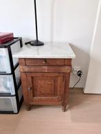 Antiek nachtkastje met marmeren blad, Huis en Inrichting, Ophalen, Gebruikt, Hout