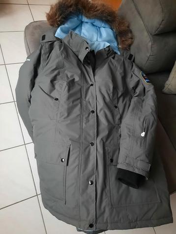 Winterjas disponible aux enchères