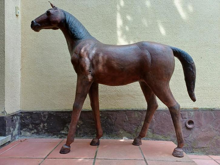 Zeer groot decoratief antiek lederen paard - buiten formaat, Antiek en Kunst, Curiosa en Brocante, Ophalen of Verzenden