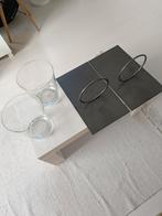 Metalen wandplaten met glazen vaas, 2 stuks, Ophalen, Zo goed als nieuw