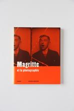 P. Roegiers - Magritte en de fotografie, Boeken, Catalogussen en Folders, Ophalen of Verzenden, Gelezen, P. Roegiers