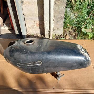 Benzinetank yamaha rd 125 1973-1975 beschikbaar voor biedingen