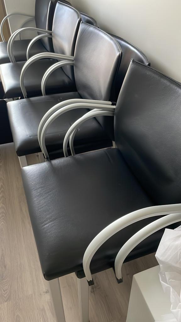 8 zwarte leder stoelen Leolux, Huis en Inrichting, Stoelen, Zo goed als nieuw, Ophalen