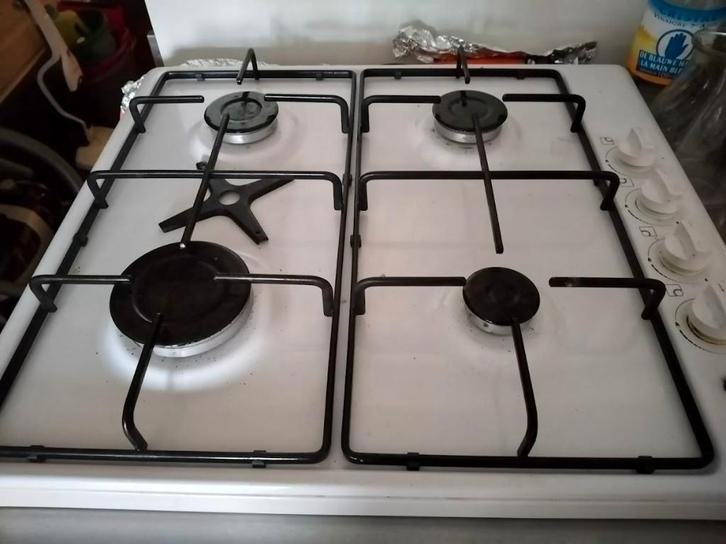 gasfornuis met 4 bekkens in perfecte staat, Elektronische apparatuur, Fornuizen, Gebruikt, Vrijstaand, Gas, 4 kookzones, Ophalen