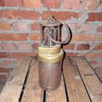 Mijnwerkers lamp, Ophalen