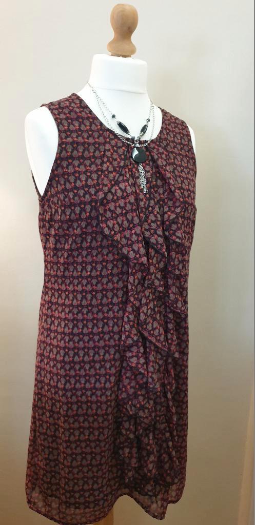 NIEUW artikel : Vero Moda jurk - Maat L, Kleding | Dames, Jurken, Nieuw, Maat 42/44 (L), Zwart, Knielengte, Ophalen of Verzenden