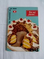 Kookboek " Bak met plezier " Dr. OETKER 9de druk, Boeken, Gelezen, Taart, Gebak en Desserts, Ophalen of Verzenden, OETKER