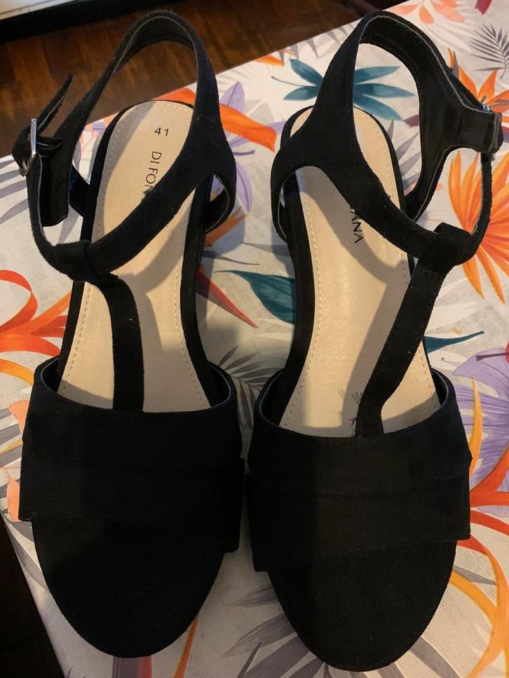 Sandales femmes neuves, Vêtements | Femmes, Chaussures, Neuf, Sandales et Mûles, Noir