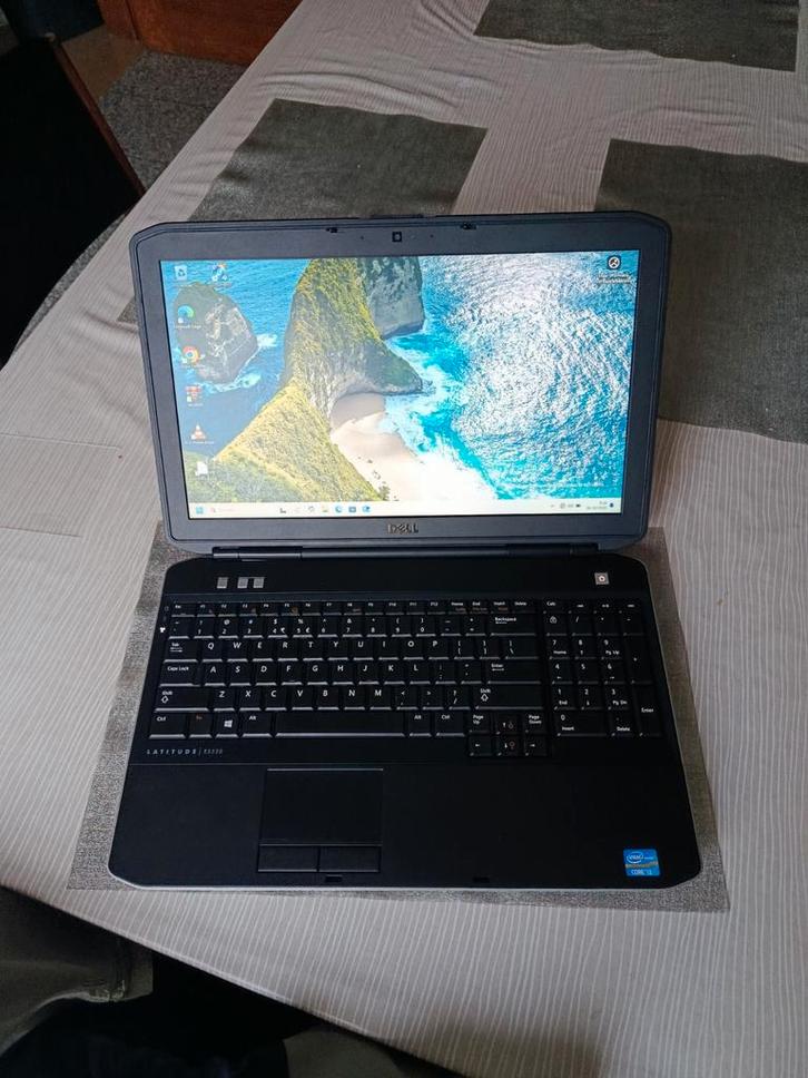 Dell latitude 15 inch i5 laptop met windows 11, Computers en Software, Windows Laptops, Zo goed als nieuw, SSD, Azerty, Ophalen of Verzenden