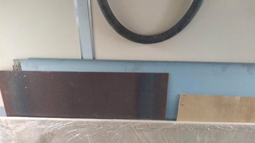 Verschillende ijzer platen.
1x 2m op 1m dikte 0,1.
1x 1,70 o, Doe-het-zelf en Bouw, Plinten en Afwerking, Zo goed als nieuw, Ophalen