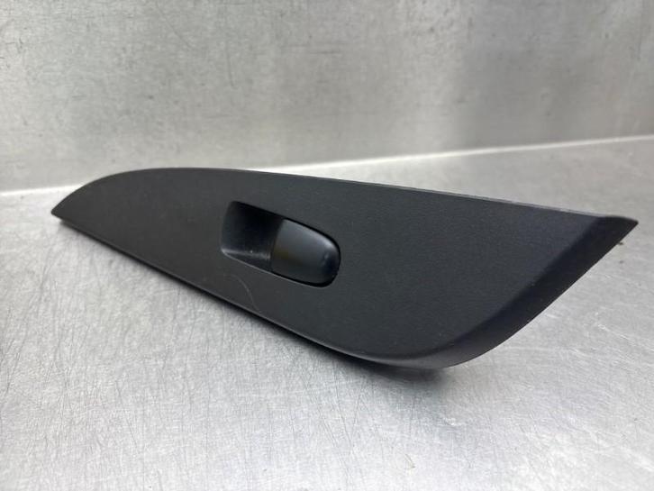 RAAMSCHAKELAAR Nissan Pulsar (C13) (01-2013/-), Auto-onderdelen, Overige Auto-onderdelen, Nissan, Gebruikt