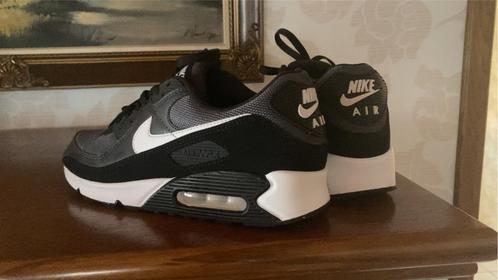 NIKE AIR MAX90 GRIJS/WIT, Vêtements | Hommes, Chaussures, Comme neuf, Baskets, Autres couleurs, Enlèvement