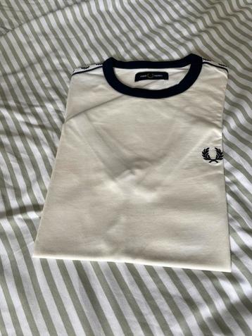 Fred Perry T shirt maat S beschikbaar voor biedingen