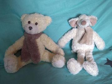 knuffelberen met sjaal beschikbaar voor biedingen