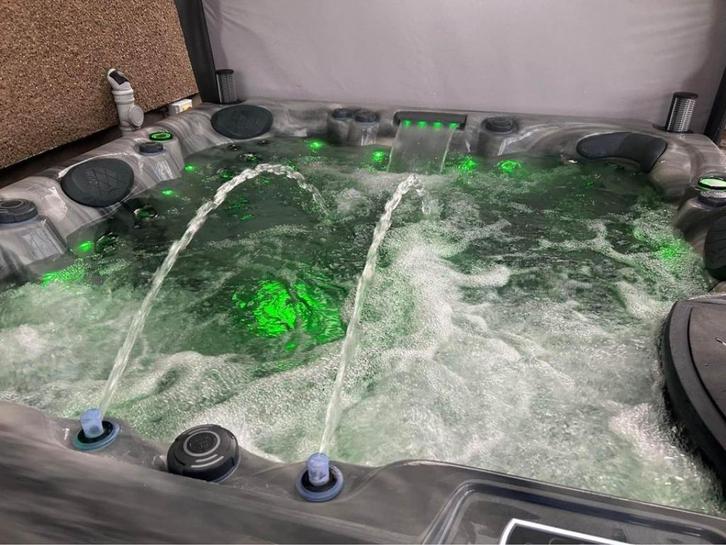 Achetez jacuzziS NEUF✅promo💥Remise jusqu'a _40%, Tuin en Terras, Overige Tuin en Terras, Nieuw, Ophalen