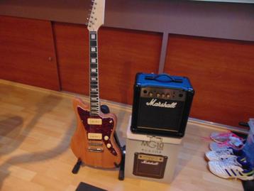 Harley Benton Jaquar gitaar + Versterker Marshall MG10G new  beschikbaar voor biedingen