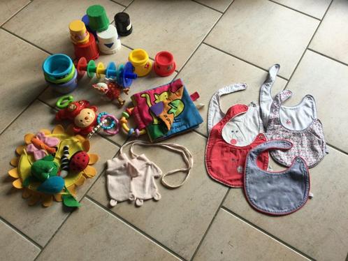 SET BABYSPEELTJES+GRATIS WANTEN EN SLABBETJES, Kinderen en Baby's, Speelgoed | Babyspeelgoed, Gebruikt, Overige typen, Met licht