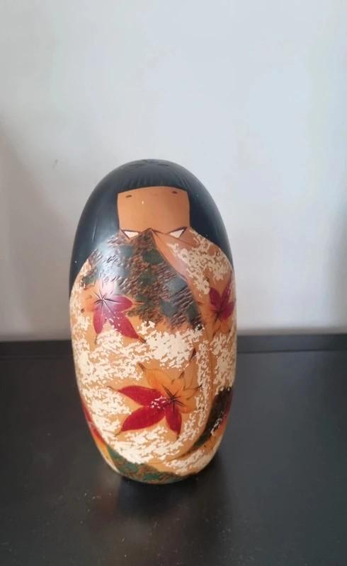 Mooie "Teruyama" kokeshi van Usaburo (1917 - 2009), Antiek en Kunst, Kunst | Beelden en Houtsnijwerken, Verzenden