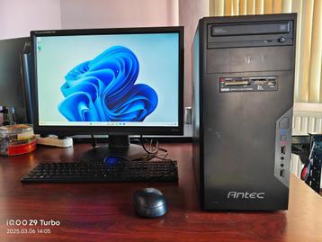 PC i5 concurreert met scherm, toetsenbord, muis, set van 120 beschikbaar voor biedingen