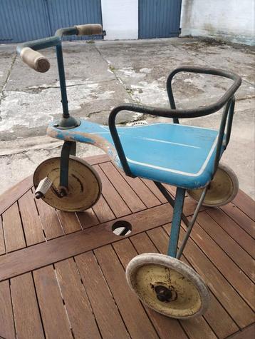 Oud kinderfietsje in originele bruikbare staat...0478028005 beschikbaar voor biedingen
