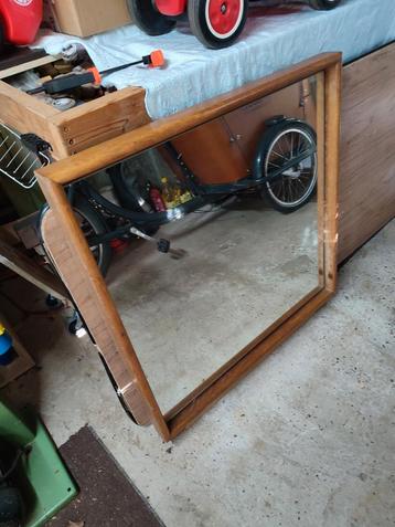 Gratis massief houten spiegel 80x80cm beschikbaar voor biedingen