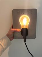 Bulb wandlamp beton, Huis en Inrichting, Lampen | Wandlampen, Ophalen, Zo goed als nieuw