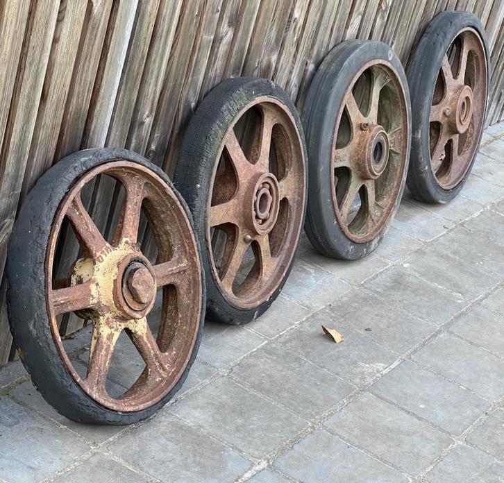 WW2  Universal Bren Carrier Wheel, Verzamelen, Militaria | Algemeen, Landmacht, Ophalen