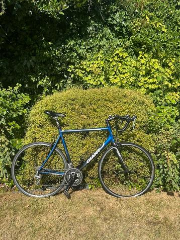 Race fiets beschikbaar voor biedingen