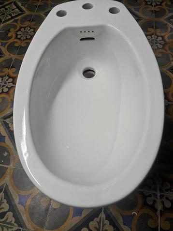 Bidet beschikbaar voor biedingen