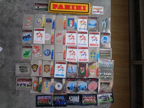 PANINI VOETBAL STICKERS  EURO 2008   emblemen 48x badges nie, Hobby en Vrije tijd, Stickers en Plaatjes, Ophalen of Verzenden