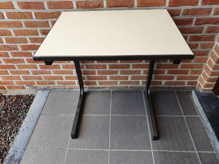 Schoolbank, 70 x 55 x 76, metaal en hout, Huis en Inrichting, Bureaus, Gebruikt, Bureau, Ophalen