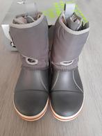 Grijze sneeuwlaarzen Crocs 33-34 (Nieuwstaat ), Kinderen en Baby's, Crocs, Jongen of Meisje, Nieuw, Ophalen of Verzenden