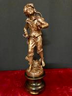 Mooie bronzen beeld ( August Moreau ), Ophalen of Verzenden, Brons