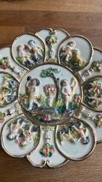 Assiette décorative antiquité signée Capodimonte, Ophalen of Verzenden