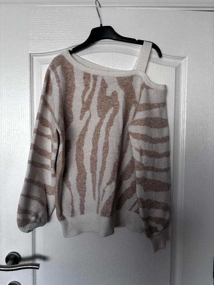 K-Design pulletje beige/ecrukleurig in goede st Maat 4, Kleding | Dames, Truien en Vesten, Gedragen, Maat 42/44 (L), Beige, Ophalen of Verzenden