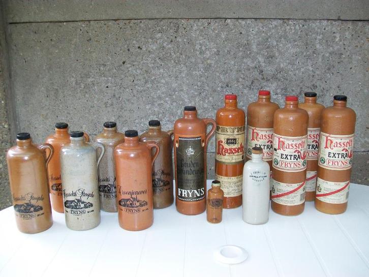 xtra Fryns Jenever - Hasselt - Stoop Stoopke Stoopkes Fles, Verzamelen, Merken en Reclamevoorwerpen, Gebruikt, Gebruiksvoorwerp
