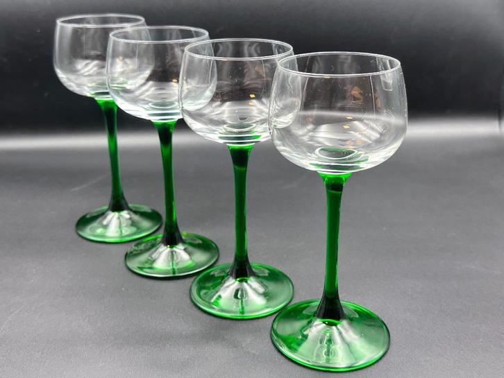 Set van 4 Vintage Luminarc Wijnglazen – Groene Gebogen Voet, Antiek en Kunst, Antiek | Glaswerk en Kristal, Ophalen of Verzenden