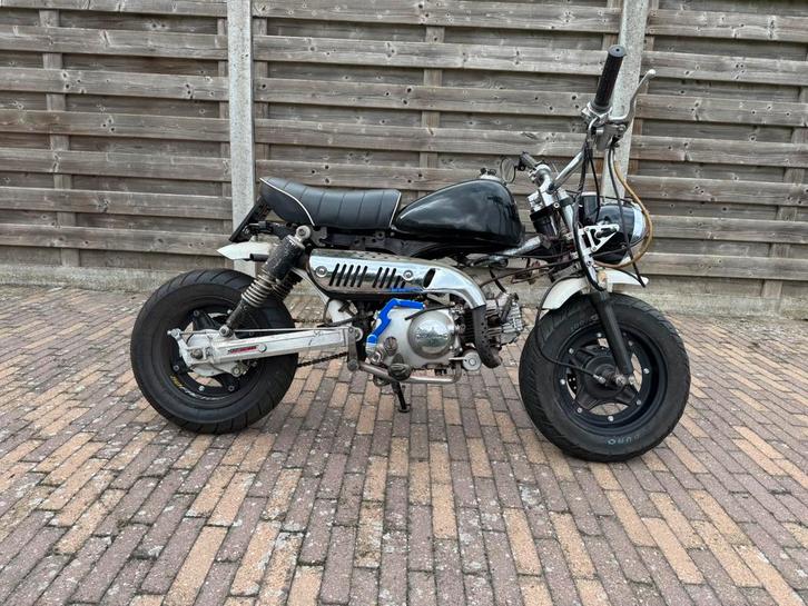 Monkey 49cc, Fietsen en Brommers, Brommers | Overige merken, Zo goed als nieuw, Klasse B (45 km/u), Ophalen