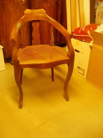 ancien fauteuil de coiffeur