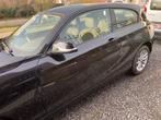 BMW 114 I 05/2014 ONGELUK DRAAIT EN RIJDT GOED, Auto's, BMW, 4 cilinders, Zwart, Handgeschakeld, 1598 cc