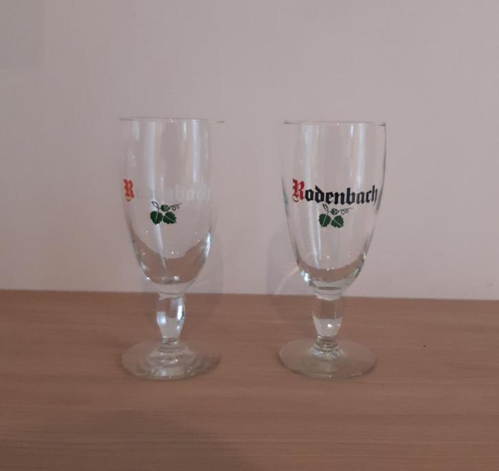 2 glazen van het biermerk Rodenbach (zwart en wit), Verzamelen, Biermerken, Gebruikt, Ophalen of Verzenden