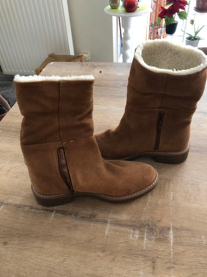 Nieuwe halfhoge laarzen, Kleding | Dames, Schoenen, Zo goed als nieuw, Beige, Ophalen