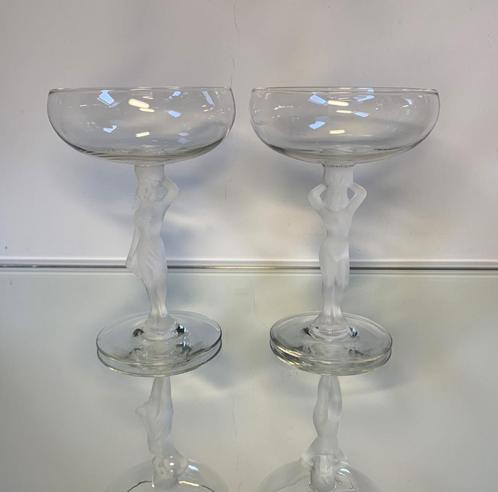 2 naakte vrouw champagne coupes Bayel Frankrijk, Antiek en Kunst, Antiek | Glaswerk en Kristal, Ophalen of Verzenden