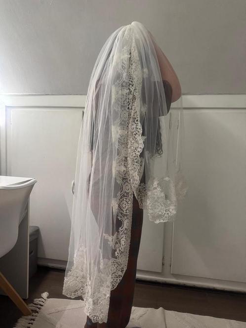 Trouwsluier, Kleding | Dames, Trouwkleding en Trouwaccessoires, Zo goed als nieuw, Wit, Ophalen